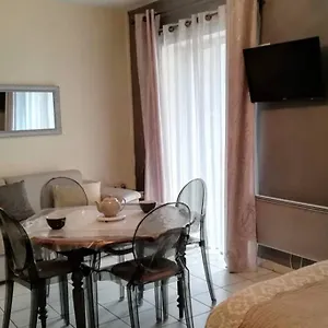 Appartement Meuble Classe 3*** Ideal Cure Thermale, Avec Terrasse De 30m2, Magnifique Vue, Vichy
